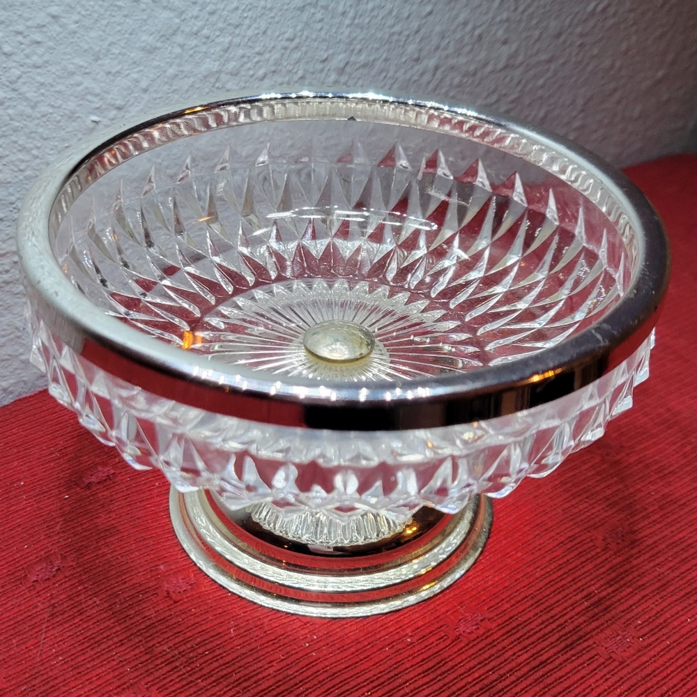 VTG Silver Plated Base Rim Cut Crystal Pedestal 3 Footed Candy Dish Bowl Leaves